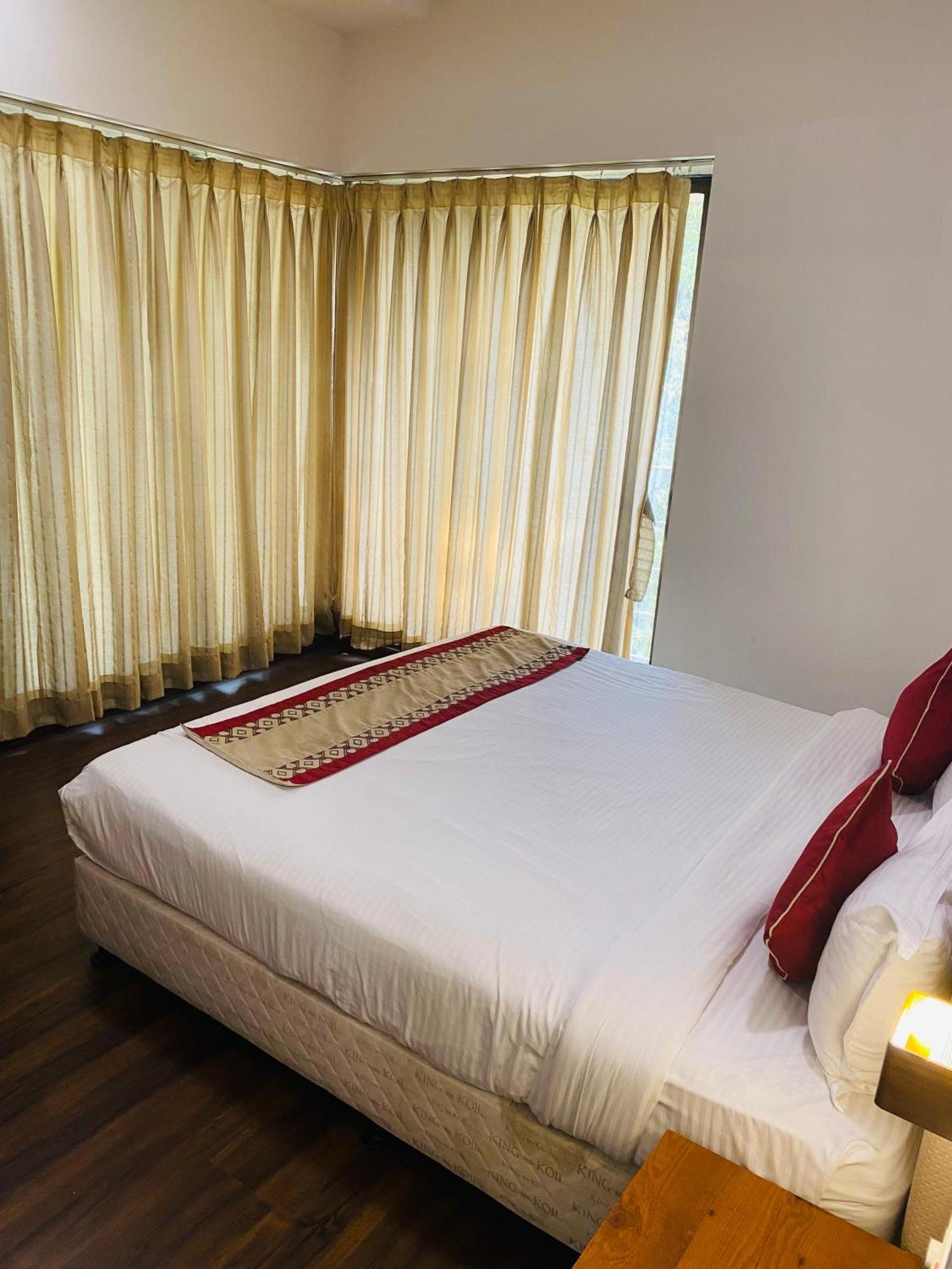 Mumbai House Luxury Apartments Santacruz East, Мумбаї Екстер'єр фото