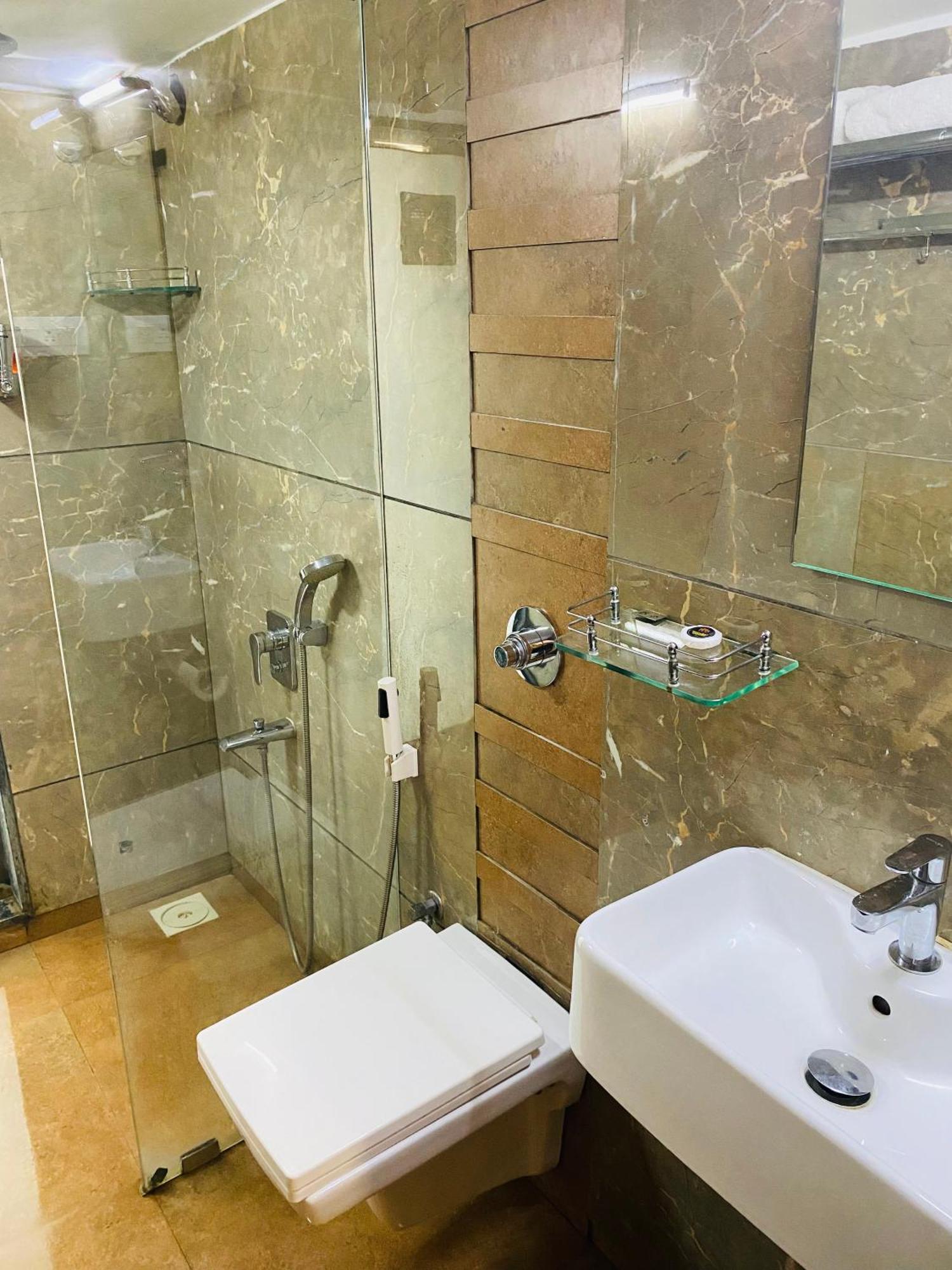 Mumbai House Luxury Apartments Santacruz East, Мумбаї Екстер'єр фото