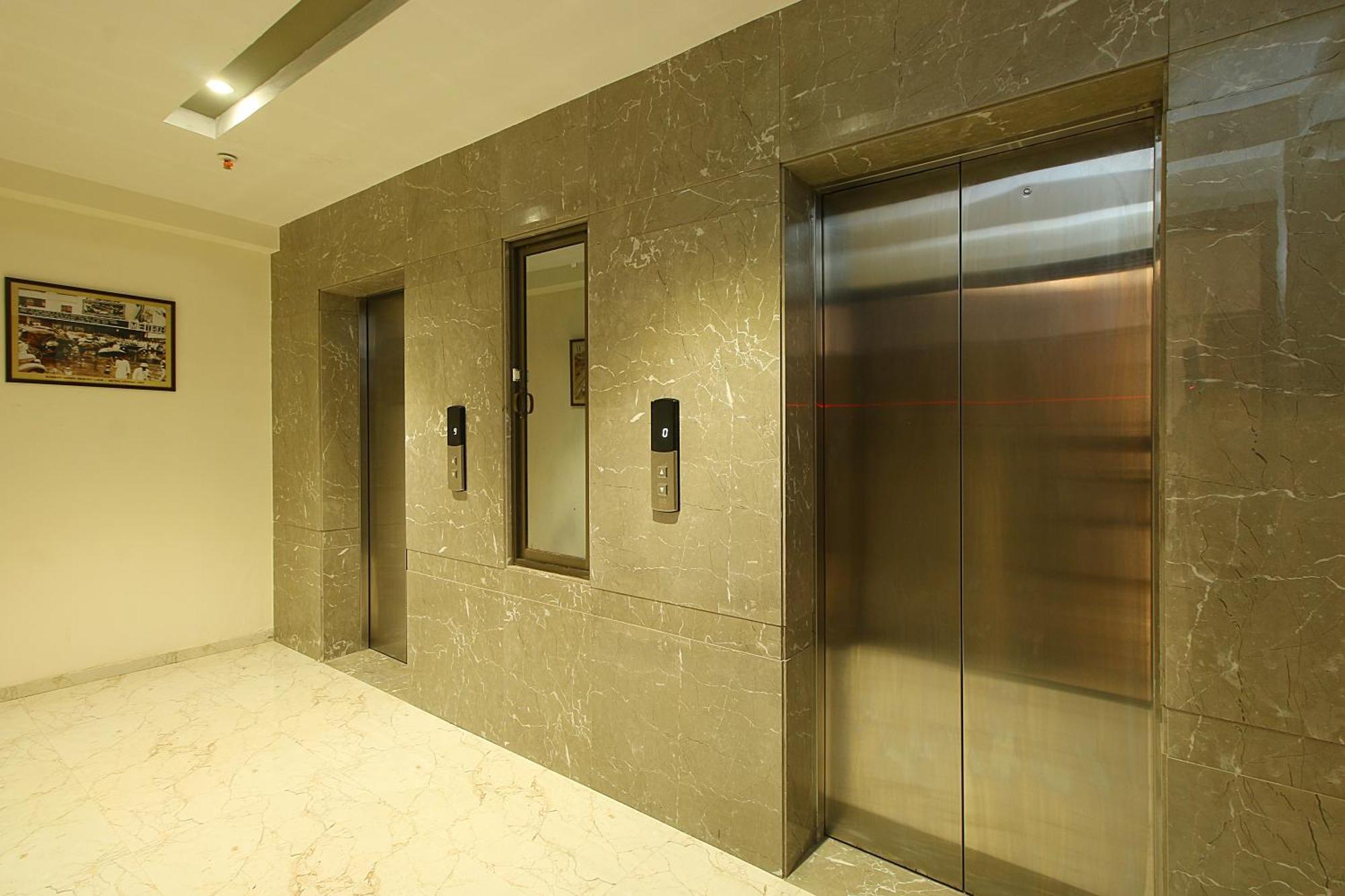 Mumbai House Luxury Apartments Santacruz East, Мумбаї Екстер'єр фото
