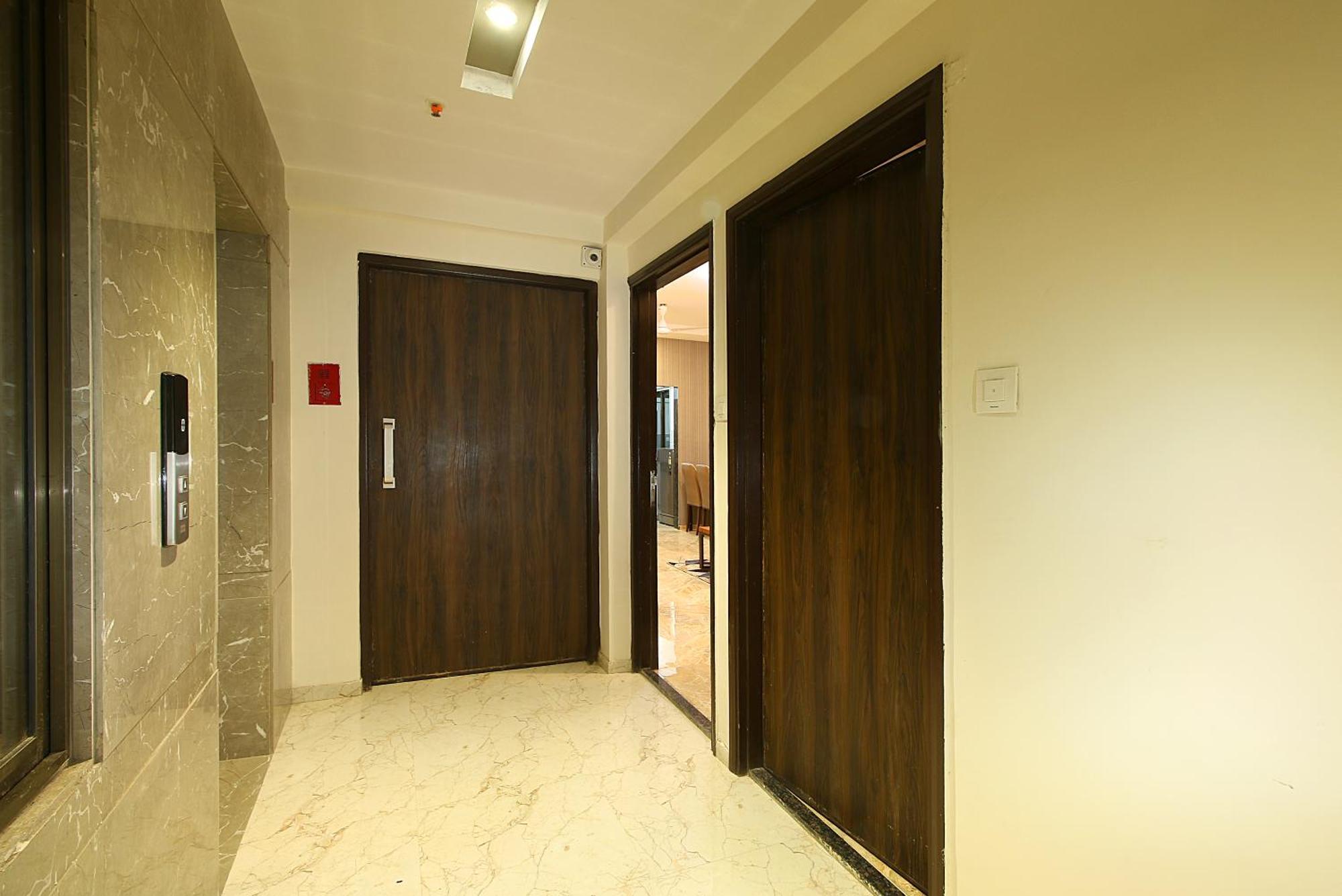 Mumbai House Luxury Apartments Santacruz East, Мумбаї Екстер'єр фото