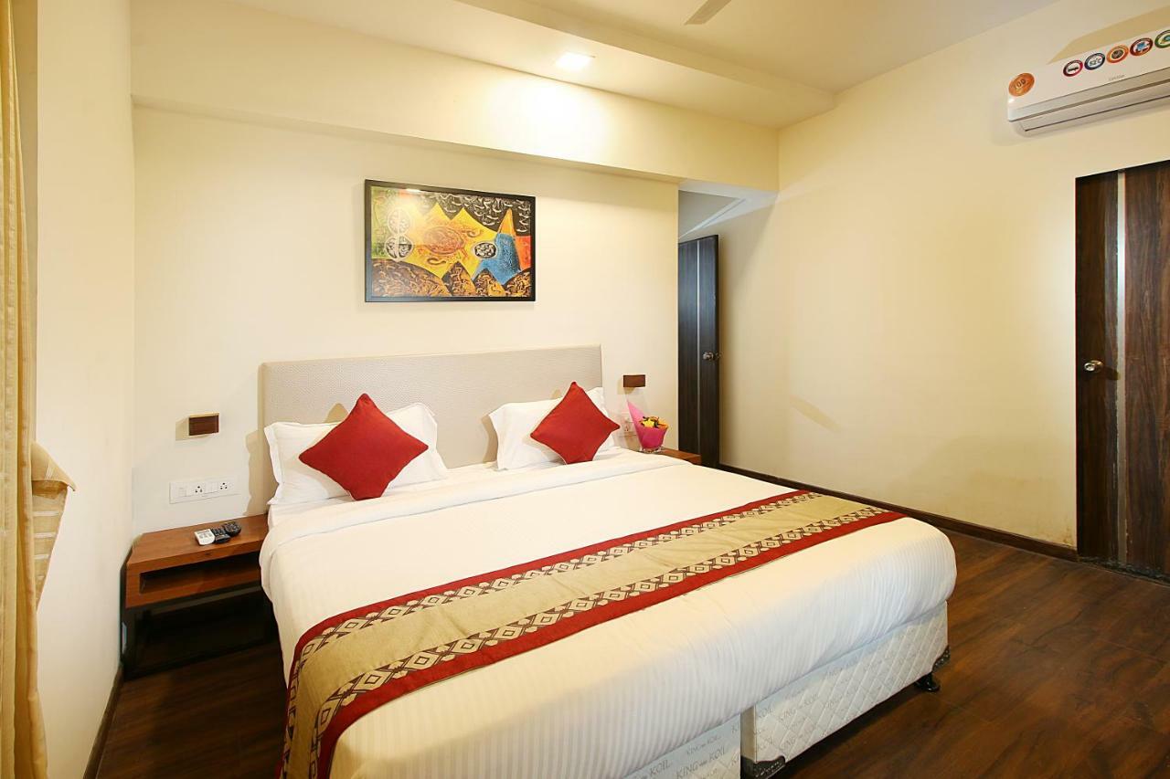 Mumbai House Luxury Apartments Santacruz East, Мумбаї Екстер'єр фото