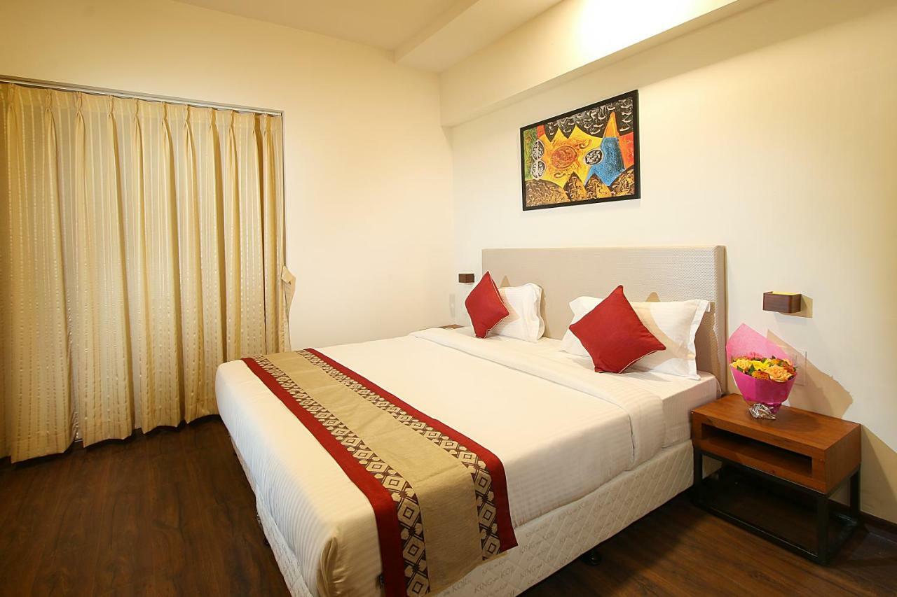Mumbai House Luxury Apartments Santacruz East, Мумбаї Екстер'єр фото