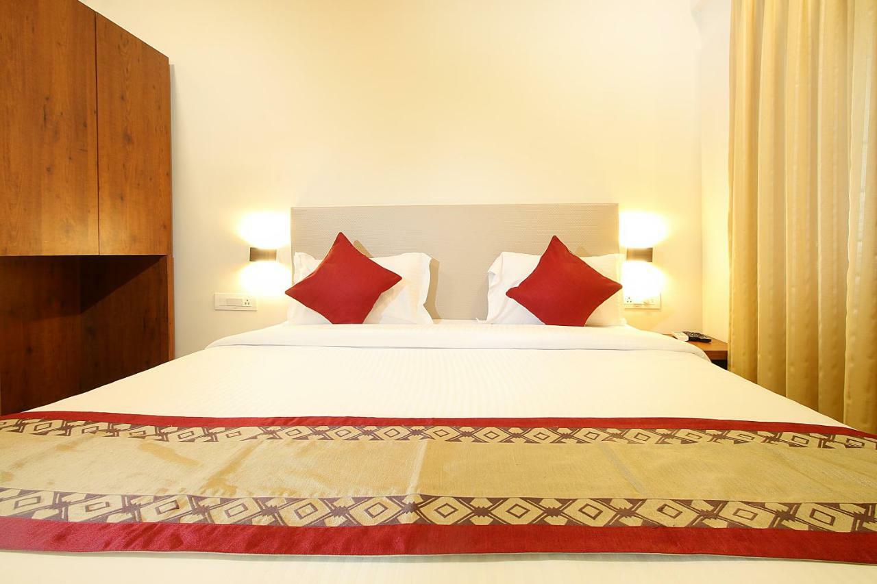 Mumbai House Luxury Apartments Santacruz East, Мумбаї Екстер'єр фото