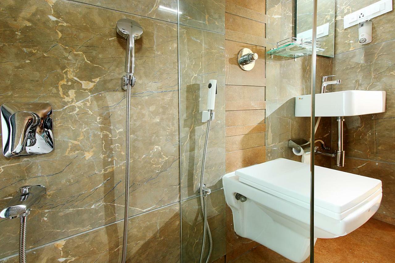 Mumbai House Luxury Apartments Santacruz East, Мумбаї Екстер'єр фото